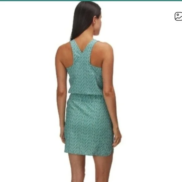 Patagonia Fleetwith Dress Women's‎ Medium Athletic Hiking Outdoor Green Pockets - Picture 8 of 14
